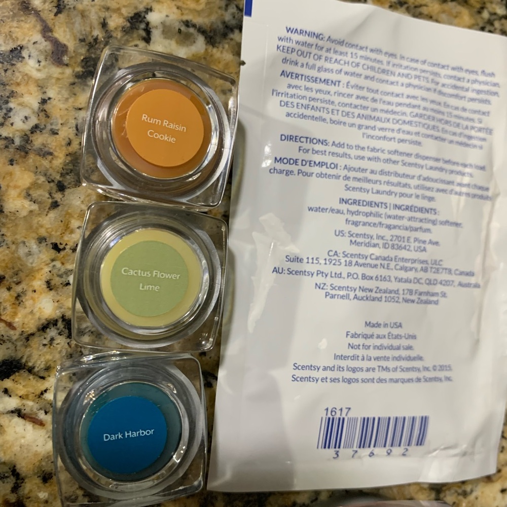 Scentsy Luna Clothing Conditioner and Wax Melts Set - Picture 7 of 9